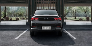 Chevrolet Onix 2025, sedán deportivo con faros traseros de tecnología LED